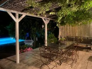 Villa Zen avec 2 chats - Chandolas