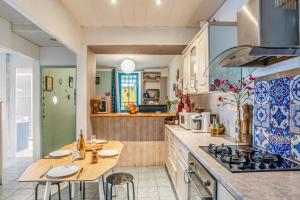 Maisons de vacances Charming bottom house with garden in Toulon - Welkeys : photos des chambres