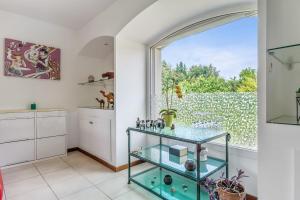 Maisons de vacances Spacious house with swimming pool near Lyon - Welkeys : photos des chambres