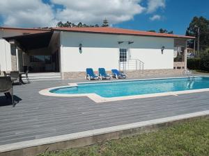 Férias felizes em famíliacom amigos