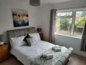 Wavertree Drive 3 bed contractor home in Leicester - Belgrave