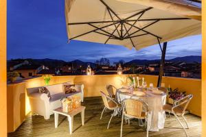 Casa Cachi 3, Breathtaking Views of Lucca from a Spacious Furnished Terrace inside the Walls