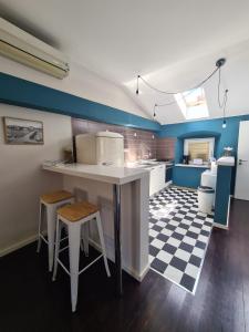 Rory Apartments 
