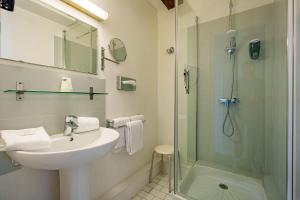 Hotels Hotel Val De Loire : Chambre Triple