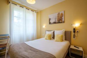 Hotels Hotel Val De Loire : photos des chambres