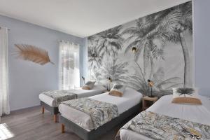 Hotels Hotel du Cap : Grande Chambre Familiale avec Balcon - Vue sur Jardin
