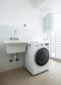 Modern 2BR near Malecon in Miraflores