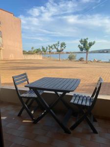 Appartements T2 5min de la mer a pied parking prive wifi Clim : photos des chambres