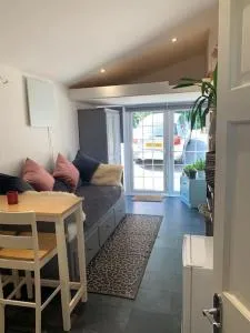 The Garage Getaway - 萨默顿