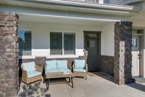 Garden City Townhome, Close to Parks + Downtown!