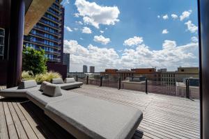 TrIIIple 7Heaven - Amazing View on top floor with rooftop pool