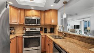 6415 Midnight Pass #606