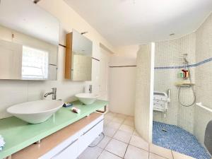 Maisons de vacances LE FOUR A PAIN - Campagne entre Plages et Quimper : photos des chambres