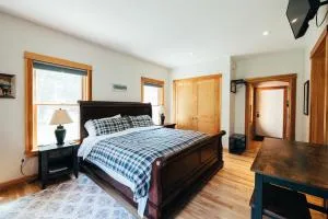 Waterfront Private Apartment, 5 minutes from LLBean! - أوبورن