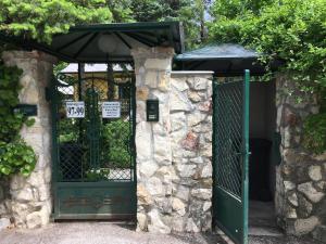 Buda Hills villa apartment