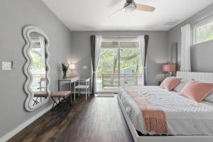 Secret Pool Cabana- Mins to Downtown and Beach