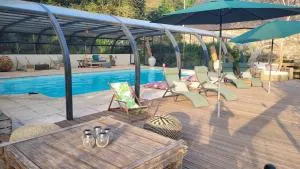 Manoir des Pélies (Le Manoir des Pélies Gîte et Chambres d'hôtes de charme à 7kms de Conques Spa, Piscine, Rivière, Thermes de Cransac)
