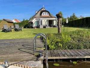 Vakantiehuis aan het water in Friesland