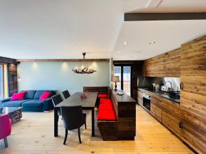 Fontainebleau Golf in Golf out