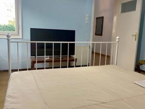 Tiffanys 5 min from airport