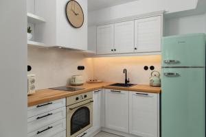 ISTION ANDROS LUXURY SUITES
