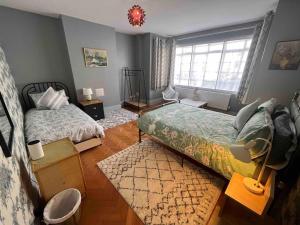 Spacious Semi-detached Southsea House, Free Parking On Drive