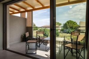 Anemoni Suites