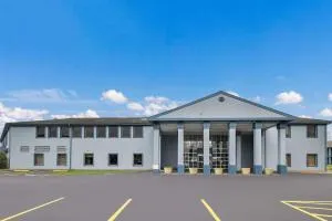 Rodeway Inn Conference Center - 萨尔弗