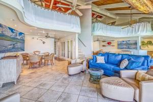 The Noniluna Two - Sleeps 9 plus Pack N Play