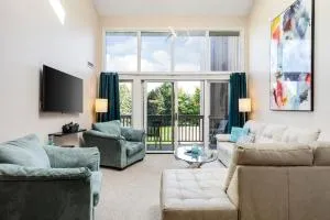 Beautiful 2BDR Loft Suite at Golf Course Condo 5549 - Acme