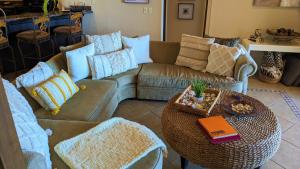 Bella Sirena Condo 201-E - Elegant Condo with Sunrise Sea Views