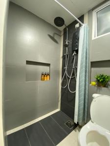 A Modern & Homely Studio with Pool and Gym
