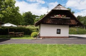 Namas Ferienhaus Toff Schiefling am See Austrija