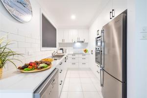 Sapphire Sands 1 52 Boulder Bay Rd air con Wi Fi Cot and Highchair