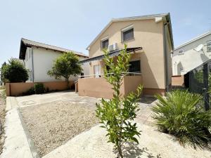 Apartments JoRa - family friendly with parking space