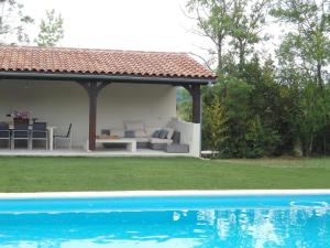 Maisons de vacances Very spacious and luxurious holiday home on quiet estate 1880 with pool : photos des chambres