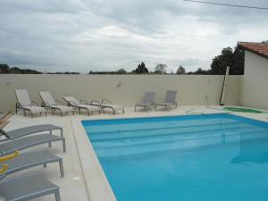 Maisons de vacances Very spacious and luxurious holiday home on quiet estate 1880 with pool : photos des chambres