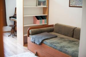 V 13 - 3 BDR Balcony, Views - Courtyard n Vokiečių