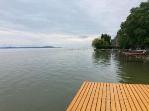 Lakeside Home Apartman