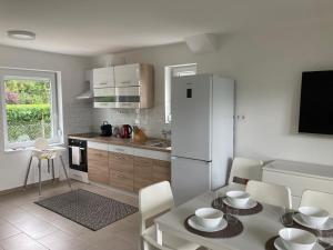 Lakeside Home Apartman