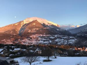 Maisons de vacances Gite vue panoramique Embrun 13 personnes : photos des chambres