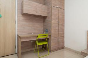 RedDoorz Syariah near Prasetya Mulya Cilandak campus