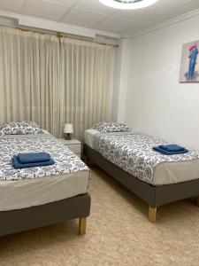 Ilona Apartment with sea view, swimming pool and garage