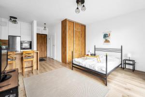 Wawer Studio - Terrace, Workspace - by Rentujemy