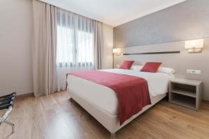 Standard Double Room room in Hotel & Apartahotel SERHS Cosmos