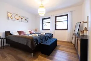 Design-Ferienwohnung in Bad Neuenahr: Platz für 4, Küche, WiFi, Netflix - Gimmigen