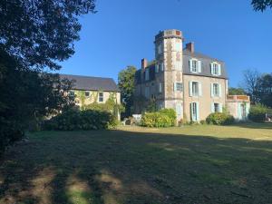 Maisons de vacances Chateau pool house : photos des chambres