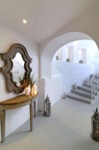 Aqua Mare Luxury Suites Santorini Greece