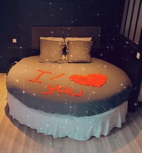 Appartements Appartement Love Room/Jacuzzi : photos des chambres