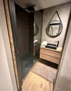 Appartements Appartement Love Room/Jacuzzi : photos des chambres